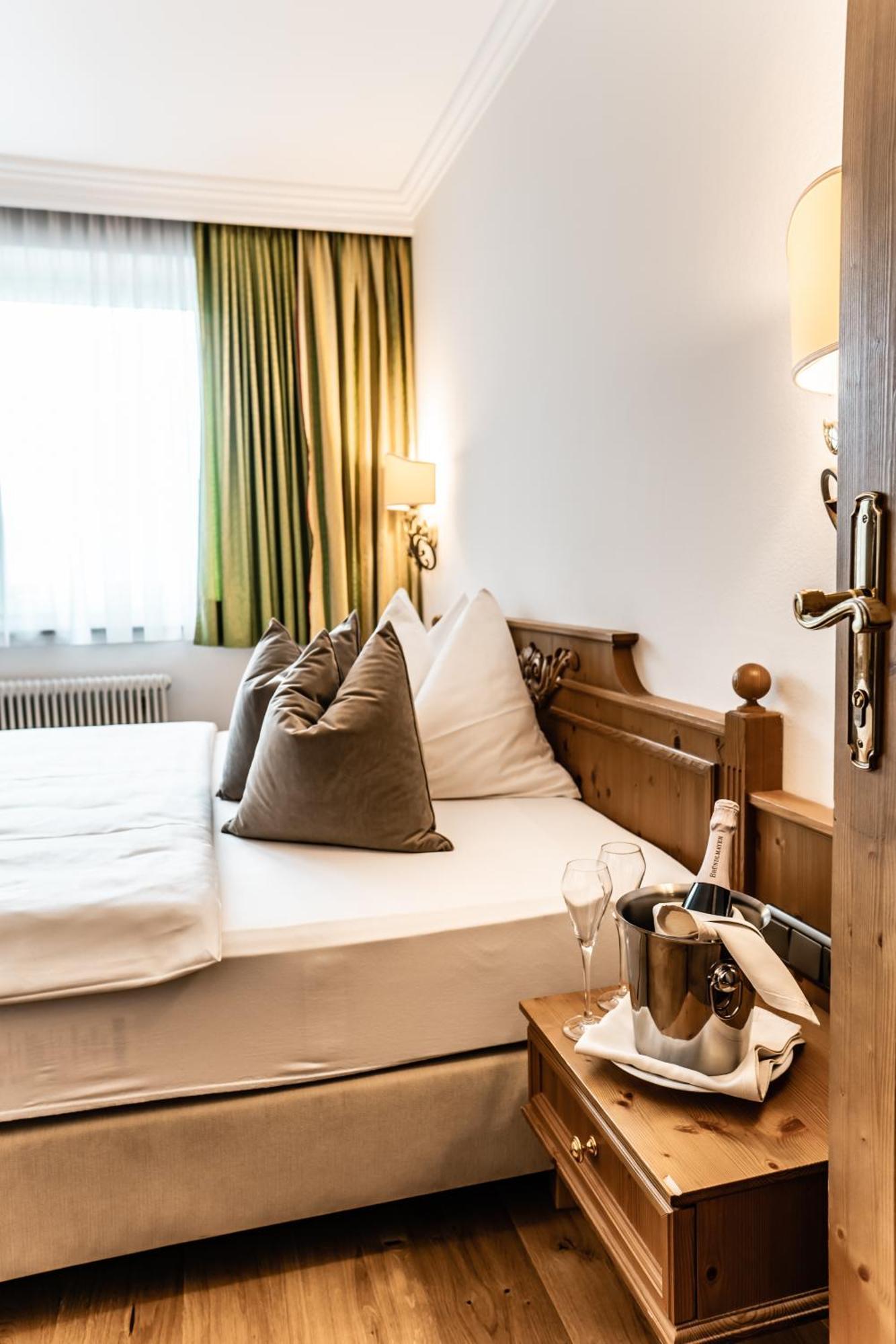 Hotel Hubertushof Anif Extérieur photo